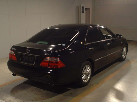 2005 Toyota Crown GRS180[1]