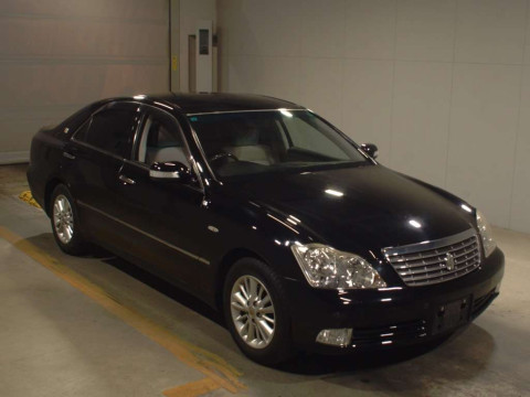 2005 Toyota Crown GRS180[2]