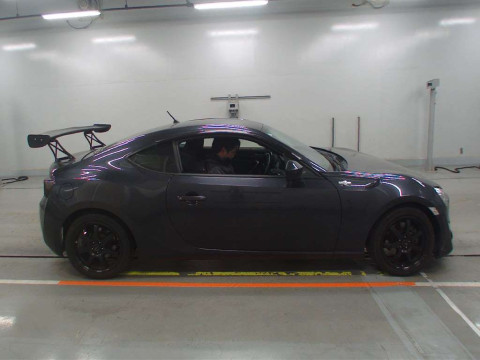 2013 Toyota 86 ZN6[2]