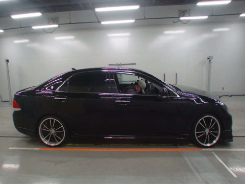 2010 Toyota Crown GRS200[2]