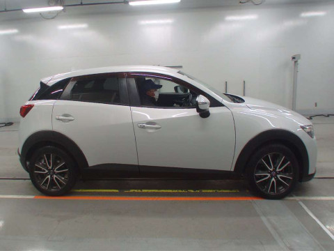 2016 Mazda CX-3 DK5FW[2]