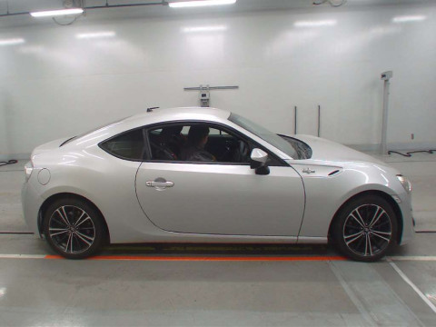 2012 Toyota 86 ZN6[2]