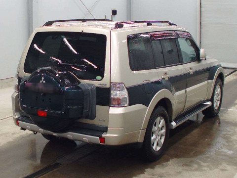 2013 Mitsubishi Pajero V98W[1]