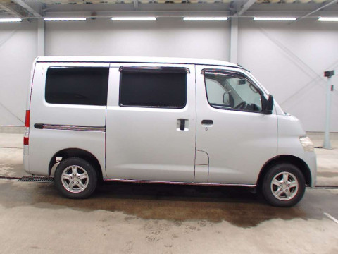 2011 Toyota Townace Van S412M[2]