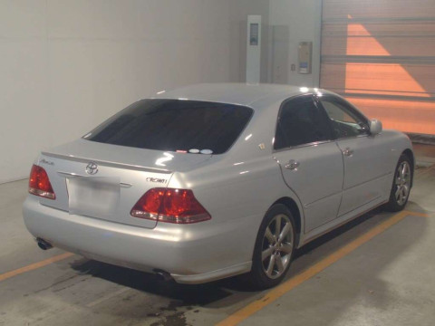 2007 Toyota Crown GRS180[1]