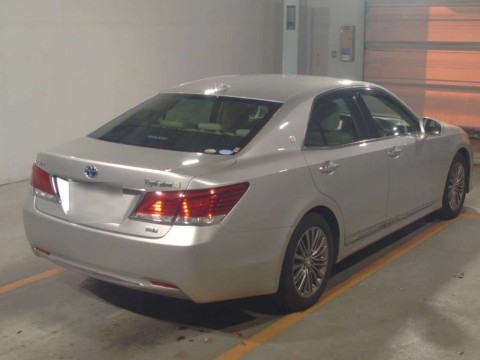 2016 Toyota Crown Hybrid AWS210[1]