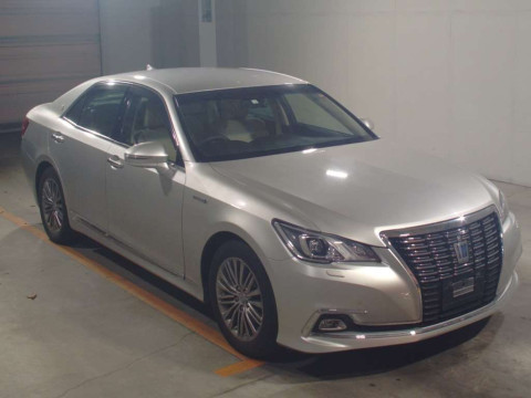 2016 Toyota Crown Hybrid AWS210[2]