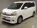 2010 Toyota Voxy