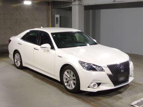 2015 Toyota Crown Hybrid AWS210[2]