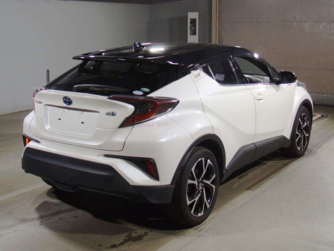 2017 Toyota C-HR ZYX10[1]