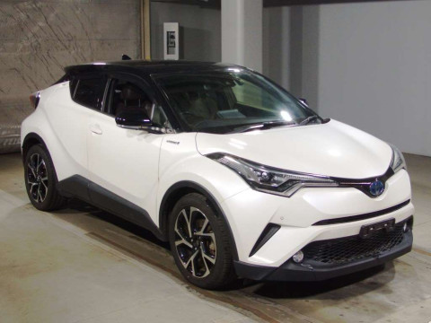 2017 Toyota C-HR ZYX10[2]