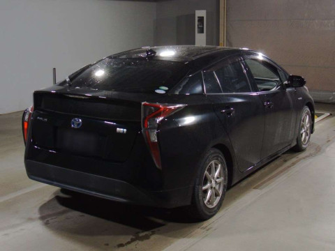 2016 Toyota Prius ZVW50[1]