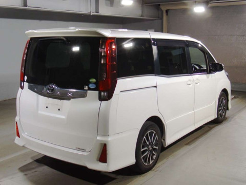 2014 Toyota Noah ZRR80W[1]