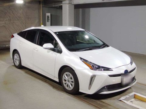 2020 Toyota Prius ZVW55[2]