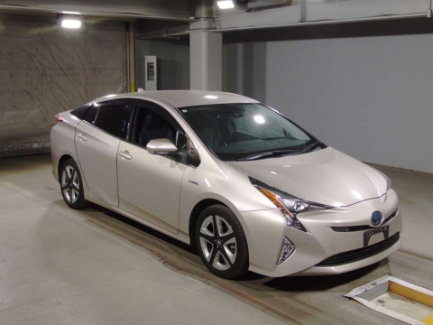 2018 Toyota Prius ZVW51[2]