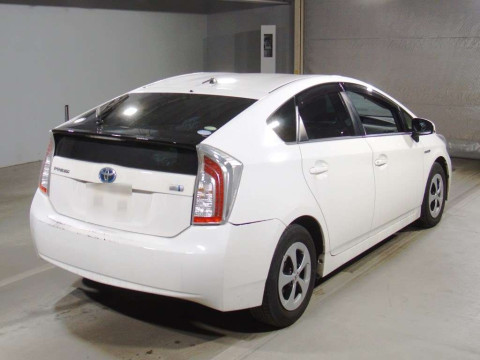 2013 Toyota Prius ZVW30[1]