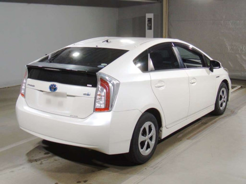 2013 Toyota Prius ZVW30[1]