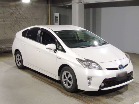 2013 Toyota Prius ZVW30[2]