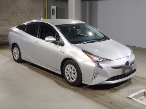 2018 Toyota Prius ZVW50[2]