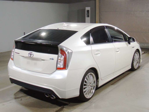 2014 Toyota Prius ZVW30[1]