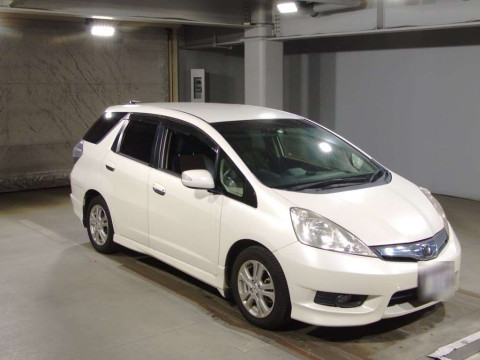 2012 Honda Fit Shuttle Hybrid GP2[2]