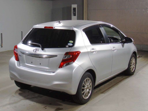 2014 Toyota Vitz NSP130[1]