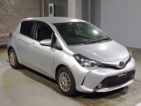 2014 Toyota Vitz NSP130[2]