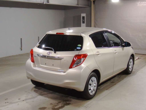 2013 Toyota Vitz NSP130[1]