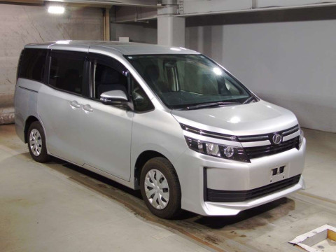 2014 Toyota Voxy ZRR80G[2]