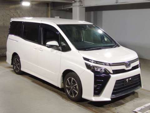 2017 Toyota Voxy ZRR80W[2]