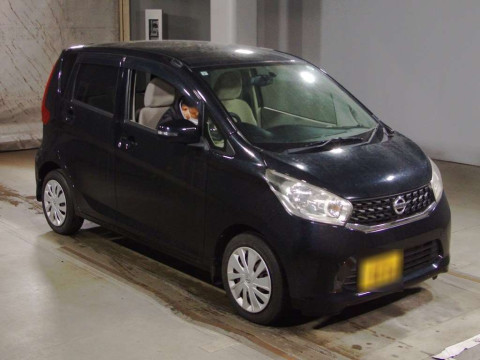 2013 Nissan DAYZ B21W[2]