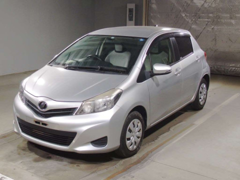 2011 Toyota Vitz NSP130[0]