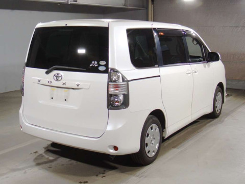 2010 Toyota Voxy ZRR70G[1]