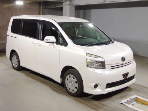 2010 Toyota Voxy ZRR70G[2]