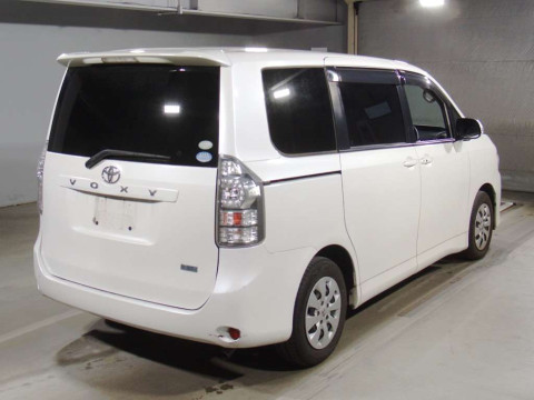 2011 Toyota Voxy ZRR70G[1]