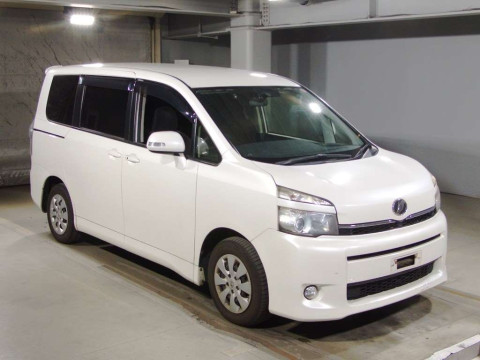 2011 Toyota Voxy ZRR70G[2]