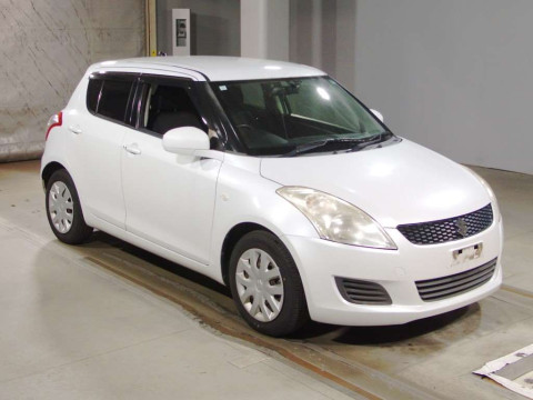 2013 Suzuki Swift ZC72S[2]