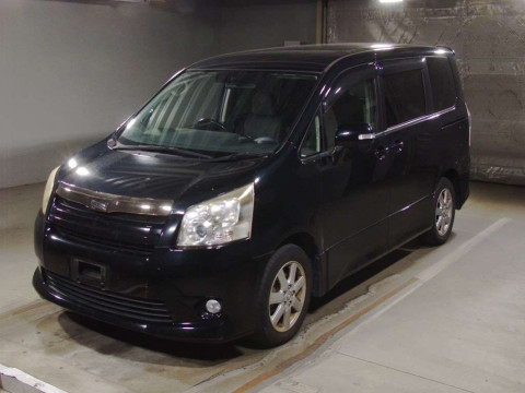 2010 Toyota Noah ZRR70W[0]