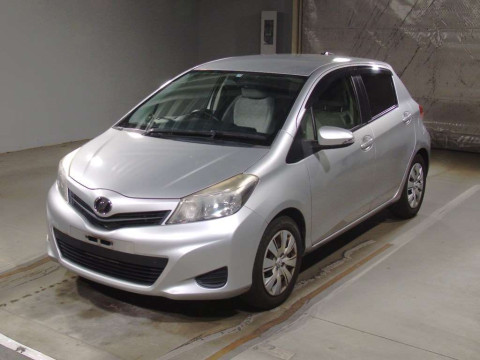 2011 Toyota Vitz NSP130[0]