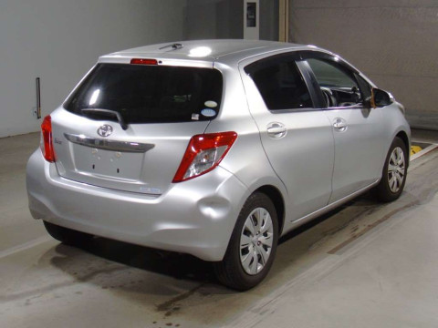 2011 Toyota Vitz NSP130[1]