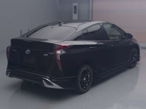 2018 Toyota Prius ZVW50[1]