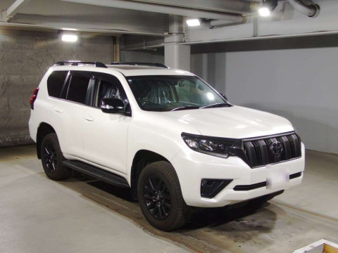 2023 Toyota Land Cruiser Prado TRJ150W[2]