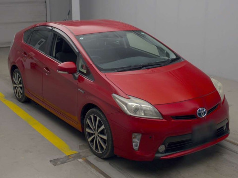 2013 Toyota Prius ZVW30[2]