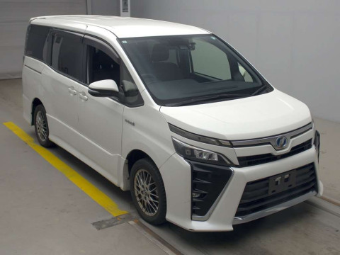 2017 Toyota Voxy ZWR80W[2]