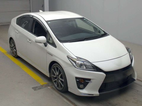 2013 Toyota Prius ZVW30[2]