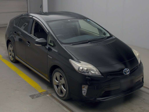 2013 Toyota Prius ZVW30[2]