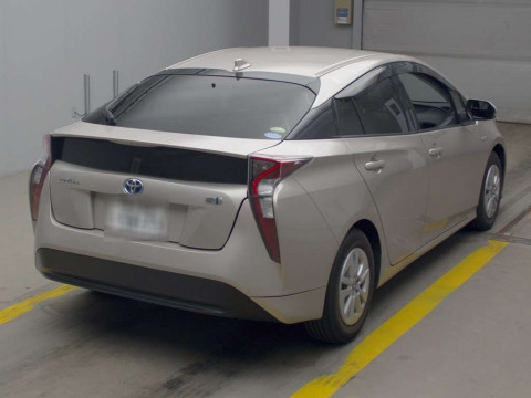 2017 Toyota Prius ZVW50[1]