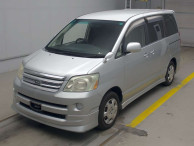 2006 Toyota Noah