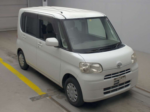 2010 Daihatsu Tanto L375S[2]