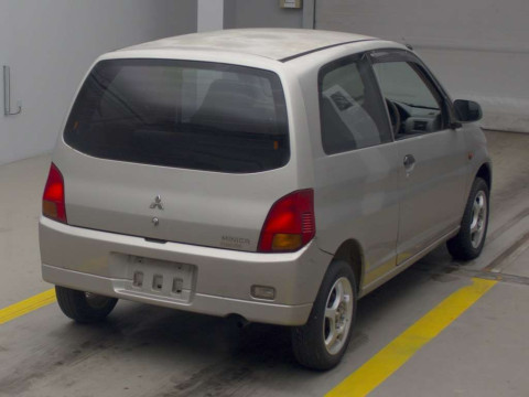 2000 Mitsubishi Minica H42V[1]